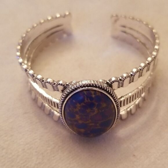 Silver cuff bracelet with blue purple stone - Picture 7 of 13